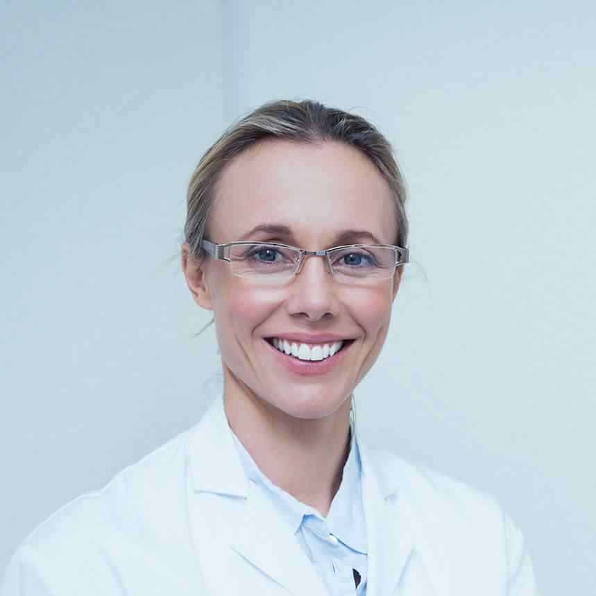 https://angelakopouloudental.gr/wp-content/uploads/2020/02/doctor-02.jpg
